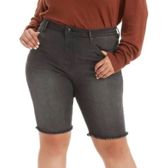 GOOD AMERICAN Good Raw Hem Bermuda High Rise Denim Shorts in Vintage Black Wash - Picture 1 of 8